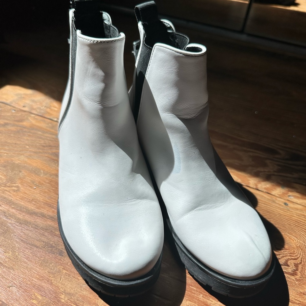 Givana Black and White faux leather boots